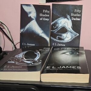#35 - Fifty Shades Paperback Bundle - Metallic Silver & Black Covers